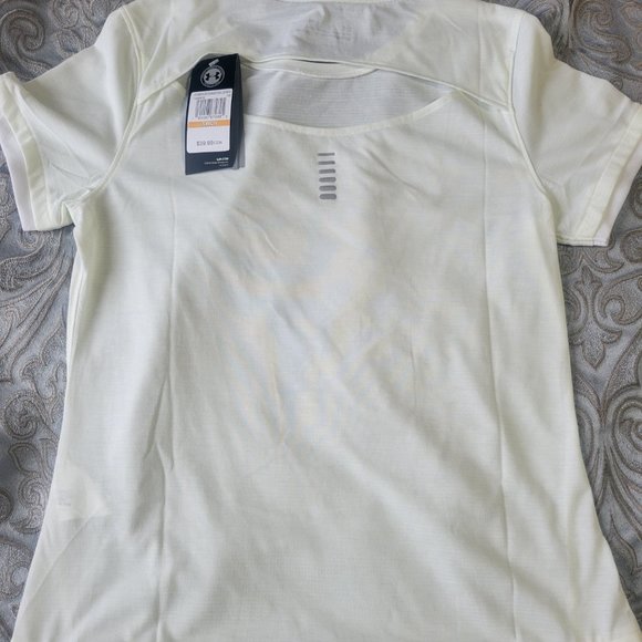 Underarmour gym shirt size small - Picture 2 of 3
